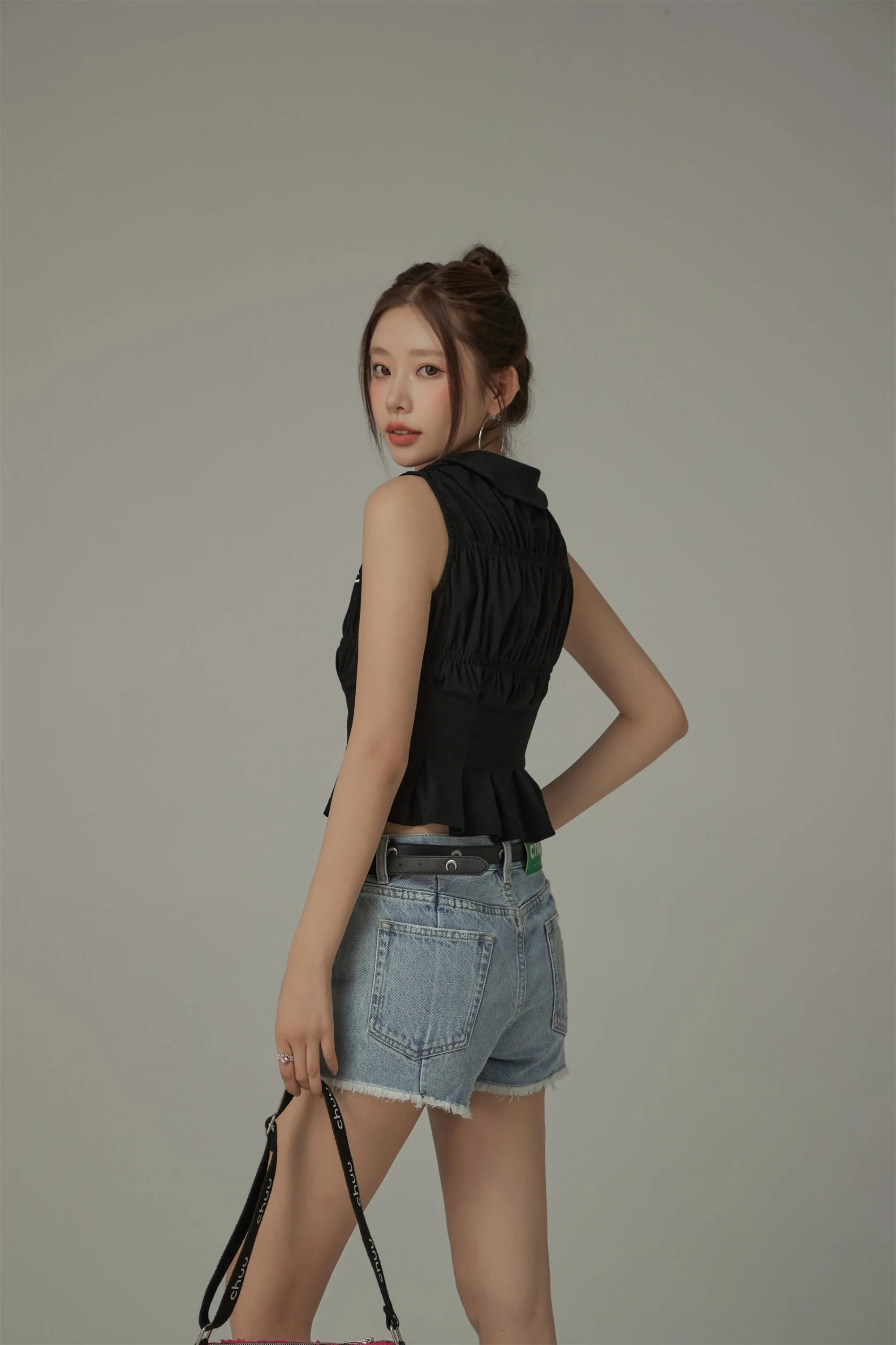 Fringed Hem Side Zippers Denim Shorts